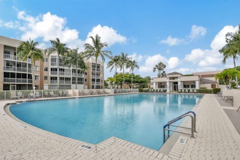 Condo in Tamarac, Florida, 2 bedrooms  № 1168746 - photo 12