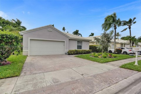 Villa ou maison à vendre à Pembroke Pines, Floride: 3 chambres, 164.07 m2 № 1408902 - photo 2