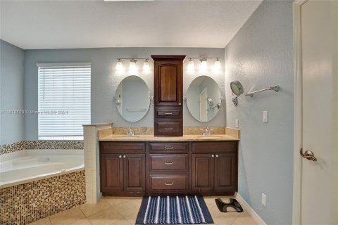 Villa ou maison à vendre à Pembroke Pines, Floride: 3 chambres, 164.07 m2 № 1408902 - photo 20