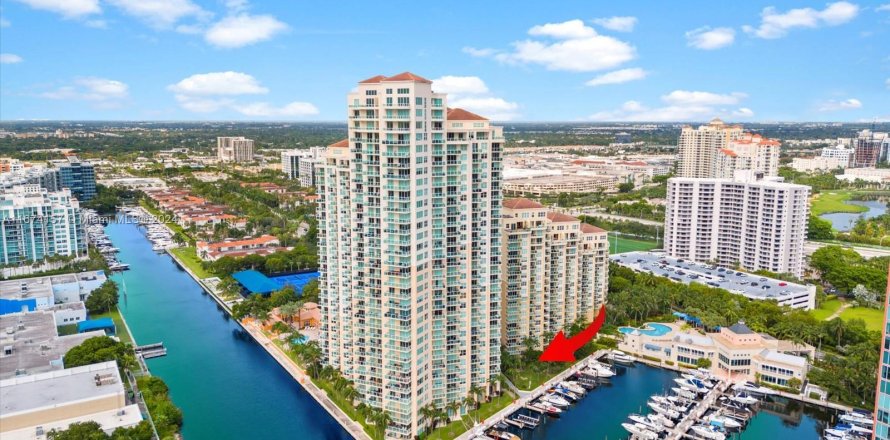 Condominio en Aventura, Florida, 3 dormitorios  № 1408857