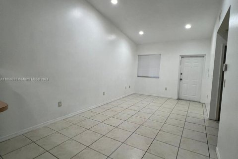 Copropriété à louer à Homestead, Floride: 2 chambres, 75.72 m2 № 1351692 - photo 5