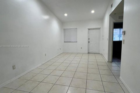 Copropriété à louer à Homestead, Floride: 2 chambres, 75.72 m2 № 1351692 - photo 2