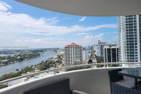 Condo in Miami Beach, Florida, 2 bedrooms  № 1153572 - photo 3