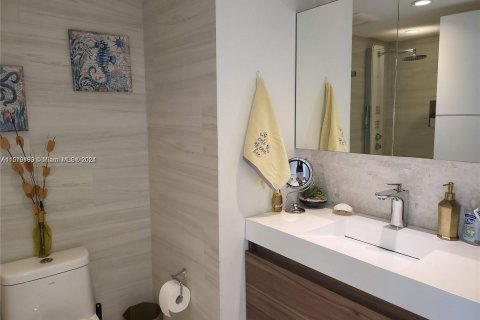 Condo in Miami Beach, Florida, 2 bedrooms  № 1153572 - photo 15