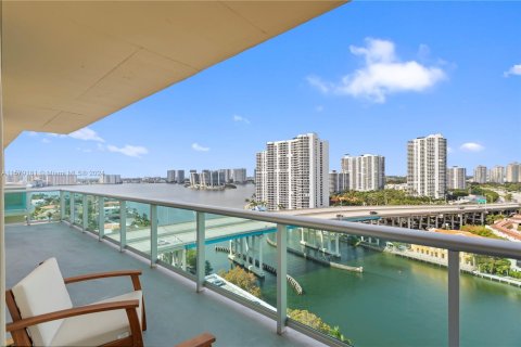 Condo in Sunny Isles Beach, Florida, 2 bedrooms  № 1153573 - photo 4