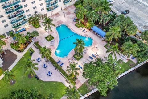 Copropriété à vendre à Sunny Isles Beach, Floride: 2 chambres, 141.68 m2 № 1153573 - photo 26