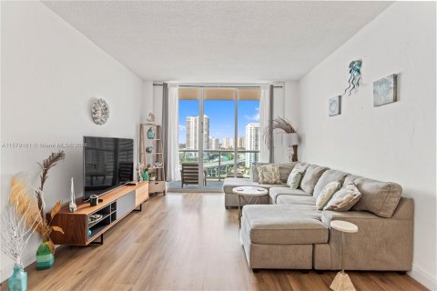 Condo in Sunny Isles Beach, Florida, 2 bedrooms  № 1153573 - photo 6