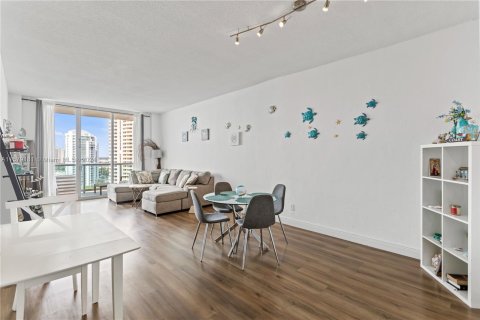 Copropriété à vendre à Sunny Isles Beach, Floride: 2 chambres, 141.68 m2 № 1153573 - photo 7