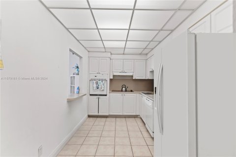 Copropriété à vendre à Sunny Isles Beach, Floride: 2 chambres, 141.68 m2 № 1153573 - photo 19