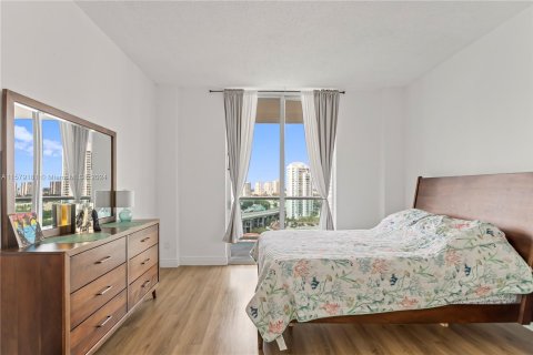 Condo in Sunny Isles Beach, Florida, 2 bedrooms  № 1153573 - photo 14