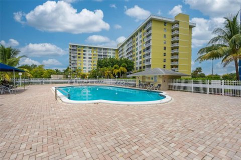 Condominio en venta en Hollywood, Florida, 1 dormitorio, 78.41 m2 № 1318858 - foto 8