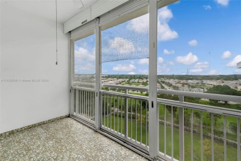 Condominio en venta en Hollywood, Florida, 1 dormitorio, 78.41 m2 № 1318858 - foto 3