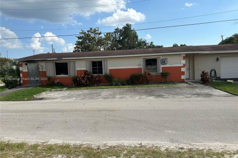 Villa ou maison à vendre à Deerfield Beach, Floride: 4 chambres, 140.1 m2 № 1318767 - photo 1