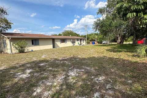 House in Deerfield Beach, Florida 4 bedrooms, 140.1 sq.m. № 1318767 - photo 3