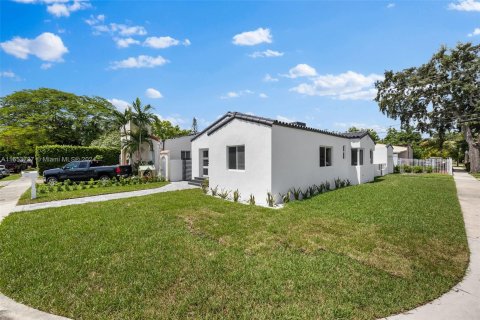 Casa en venta en Miami, Florida, 4 dormitorios, 165.09 m2 № 1348353 - foto 2