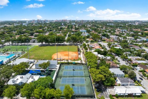 Casa en venta en Miami, Florida, 4 dormitorios, 165.09 m2 № 1348353 - foto 14