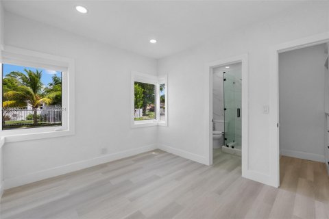 Casa en venta en Miami, Florida, 4 dormitorios, 165.09 m2 № 1348353 - foto 18