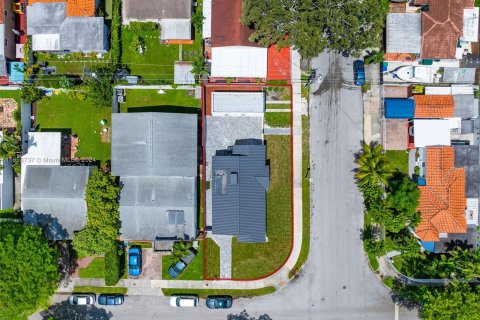 Casa en venta en Miami, Florida, 4 dormitorios, 165.09 m2 № 1348353 - foto 5