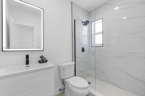 Casa en venta en Miami, Florida, 4 dormitorios, 165.09 m2 № 1348353 - foto 23