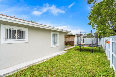 Villa ou maison à vendre à Opa-locka, Floride: 3 chambres, 122.26 m2 № 1333280 - photo 7