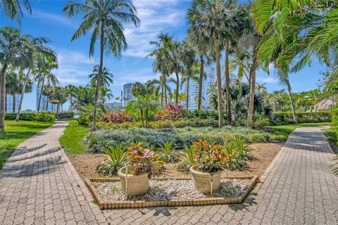 Condo in Aventura, Florida, 1 bedroom  № 1348352 - photo 11