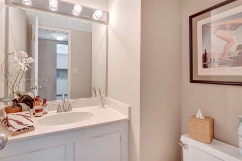 Condo in Aventura, Florida, 1 bedroom  № 1348352 - photo 4