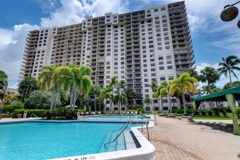 Condominio en venta en Aventura, Florida, 1 dormitorio, 85.28 m2 № 1348352 - foto 8