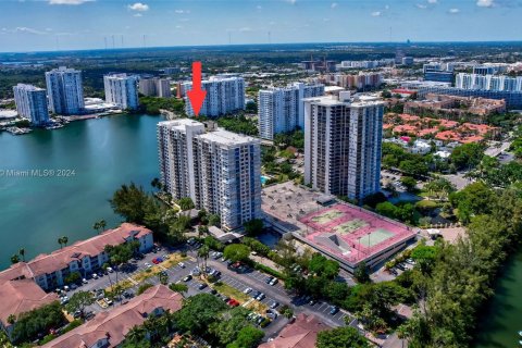 Condo in Aventura, Florida, 1 bedroom  № 1348352 - photo 16