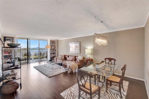 Condo in Aventura, Florida, 1 bedroom  № 1348352 - photo 2