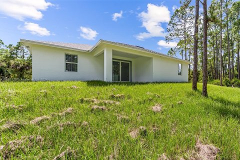 House in Lehigh Acres, Florida 3 bedrooms, 130.62 sq.m. № 1348351 - photo 24