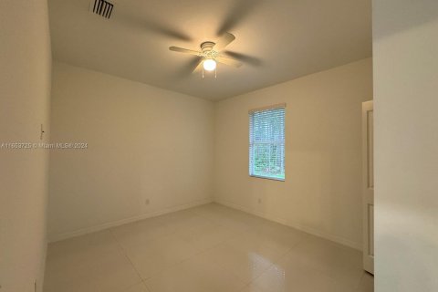 Casa en venta en Lehigh Acres, Florida, 3 dormitorios, 130.62 m2 № 1348351 - foto 13