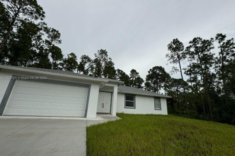 Villa ou maison à vendre à Lehigh Acres, Floride: 3 chambres, 130.62 m2 № 1348351 - photo 2