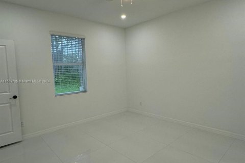 Casa en venta en Lehigh Acres, Florida, 3 dormitorios, 130.62 m2 № 1348351 - foto 12