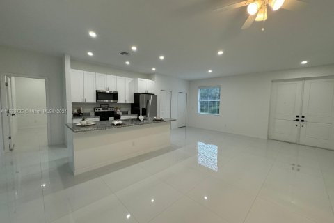 Casa en venta en Lehigh Acres, Florida, 3 dormitorios, 130.62 m2 № 1348351 - foto 8