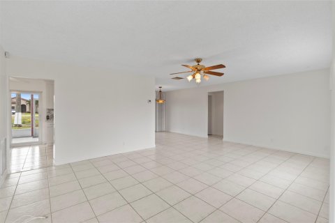 Casa en venta en Tamarac, Florida, 2 dormitorios, 116.03 m2 № 998461 - foto 27