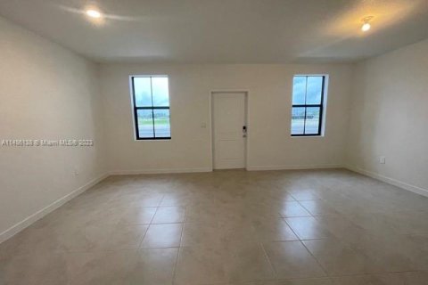 Townhouse in Florida City, Florida 3 bedrooms № 845828 - photo 7