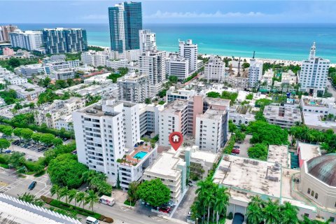 Condo in Miami Beach, Florida, 1 bedroom  № 1429716 - photo 24