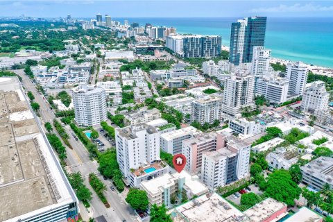 Condo in Miami Beach, Florida, 1 bedroom  № 1429716 - photo 27