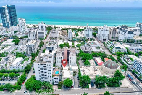 Condo in Miami Beach, Florida, 1 bedroom  № 1429716 - photo 1