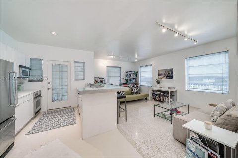 Condo in Miami Beach, Florida, 1 bedroom  № 1429716 - photo 4