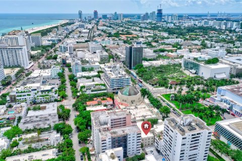 Condo in Miami Beach, Florida, 1 bedroom  № 1429716 - photo 30