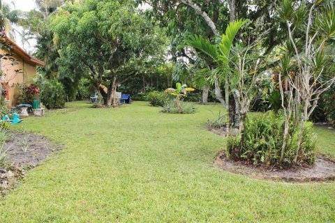 House in Miami, Florida 3 bedrooms, 127.37 sq.m. № 1347868 - photo 4