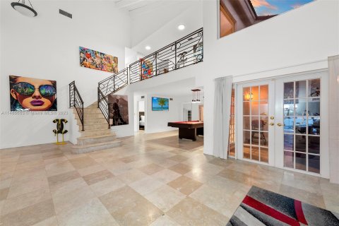 Villa ou maison à vendre à North Miami Beach, Floride: 6 chambres, 348.57 m2 № 858515 - photo 7