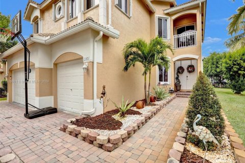 Villa ou maison à vendre à Miramar, Floride: 5 chambres, 268.95 m2 № 986767 - photo 4