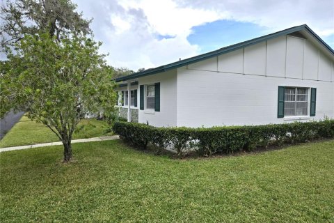 Condo in DeLand, Florida, 2 bedrooms  № 1432340 - photo 2