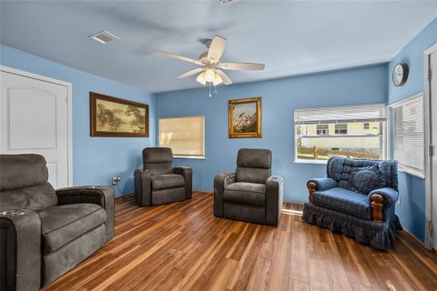 House in Fort White, Florida 2 bedrooms, 96.25 sq.m. № 1343901 - photo 6