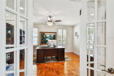 Villa ou maison à vendre à Tampa, Floride: 5 chambres, 374.02 m2 № 1086039 - photo 5