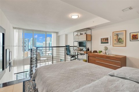 Condo in Miami, Florida, 1 bedroom  № 1270282 - photo 12