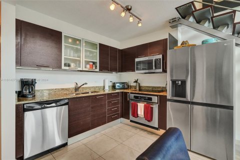 Condo in Miami, Florida, 1 bedroom  № 1270282 - photo 9