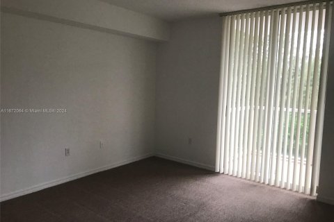 Condo in Miami, Florida, 1 bedroom  № 1394280 - photo 4